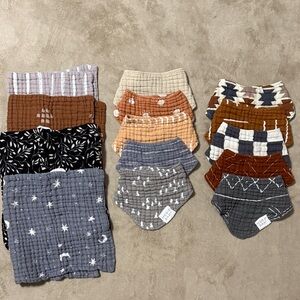 Mebie Baby- 10 bibs & 4 burp cloths
